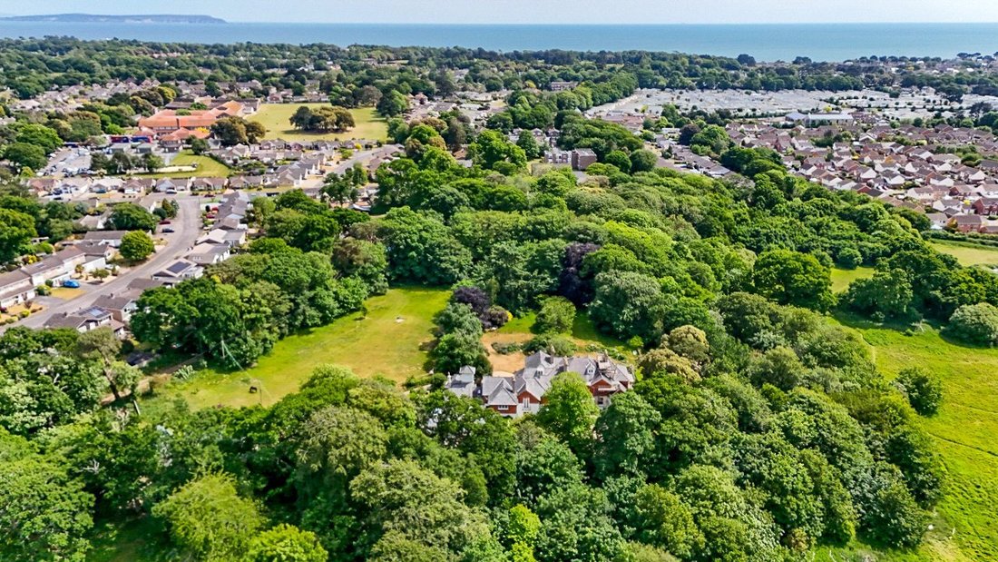 House in Highcliffe, England 5 - 15426227