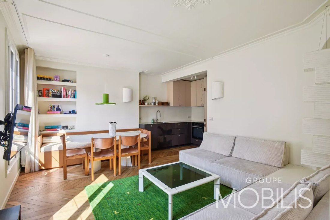 Apartment in Faubourg du Temple-Hôpital Saint Louis, Paris 10e Arrondissement, Paris 3 - 15815428