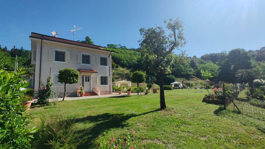 Villa in Camaiore, Tuscany, Italy 1 - 15817483