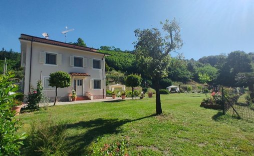 Villa a Camaiore, Toscana, Italia 1