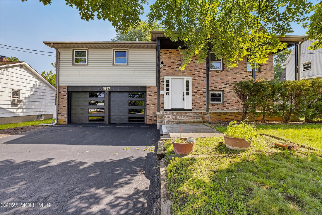 House in Monroe Township, New Jersey, United States 3 - 15822163