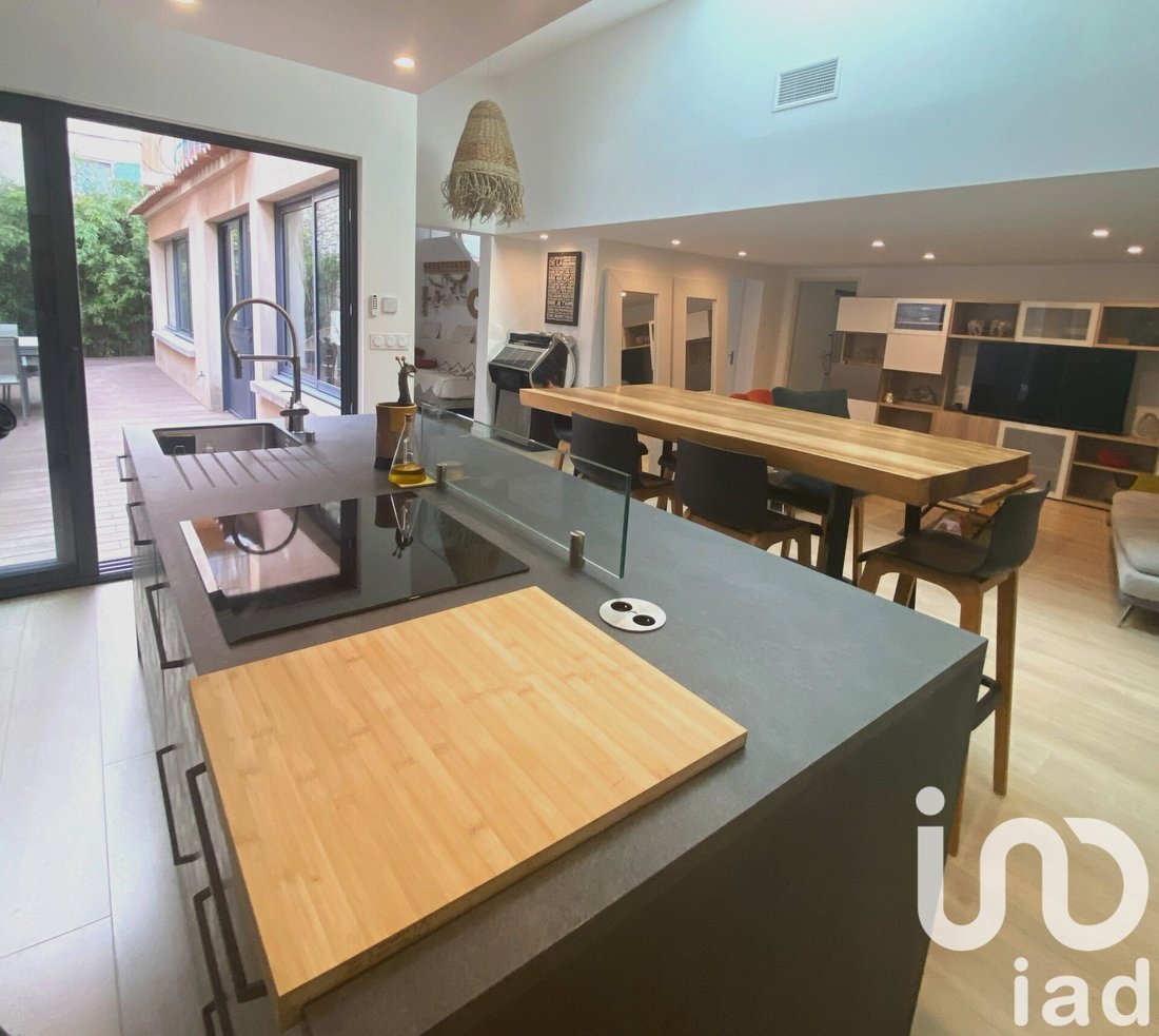 Apartment in Esplanade, Nimes, France 3 - 15821638