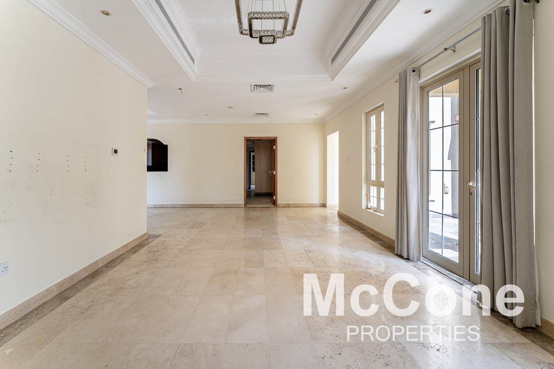 Huge Plot | Vacant | In Jumeirah Islands, Dubai, United Arab Emirates ...