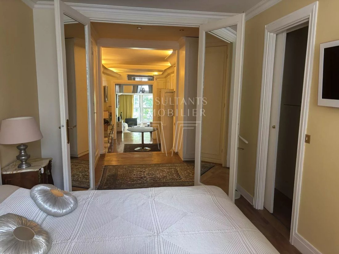 Apartment in Saint Philippe du Roule, Paris 8e Arrondissement, Paris 4 - 15817543