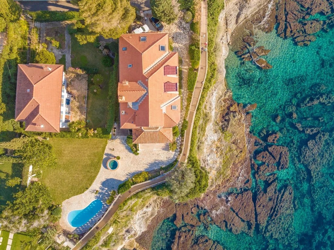 Villa in Cap-d'Ail, Provence-Alpes-Côte d'Azur, France 1 - 15823729
