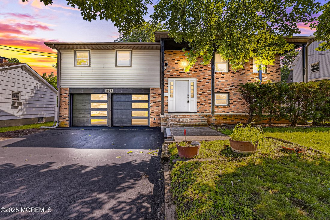 House in Monroe Township, New Jersey, United States 1 - 15822163