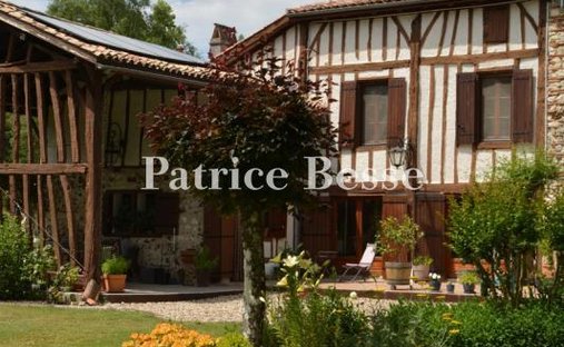 Castle for Sale in Casteljaloux, Nouvelle-Aquitaine, France