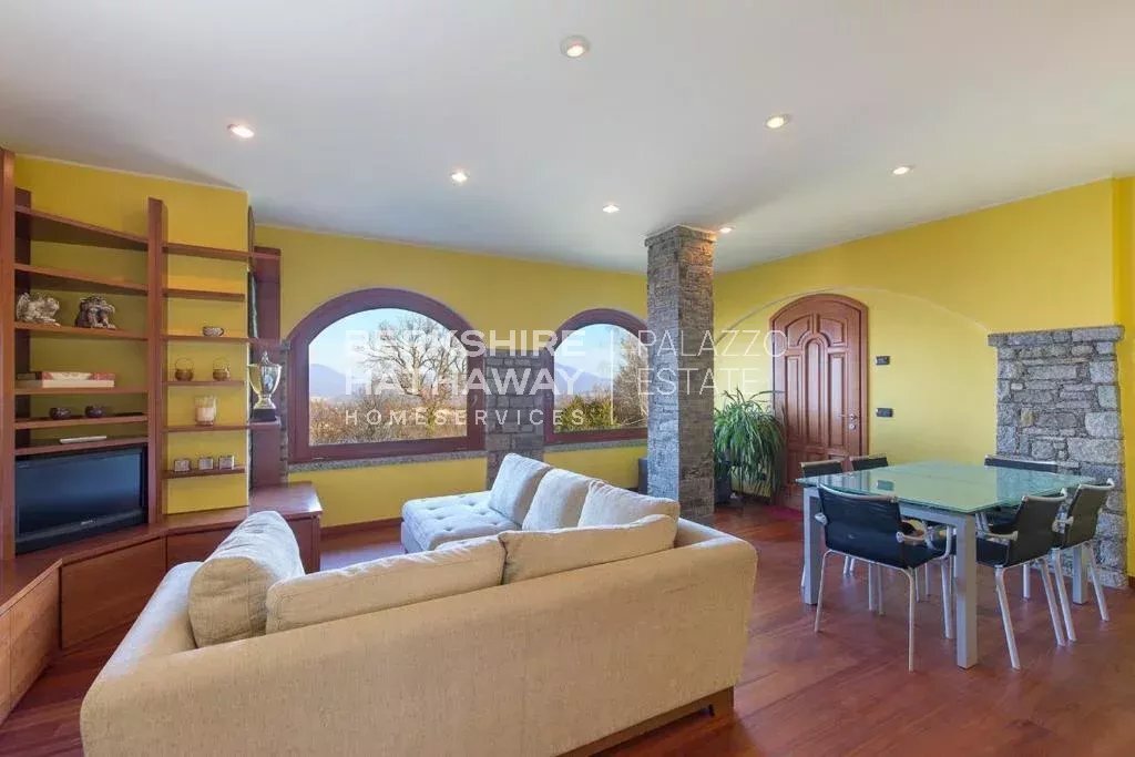 Villa in Stresa, Piedmont, Italy 3 - 15585835