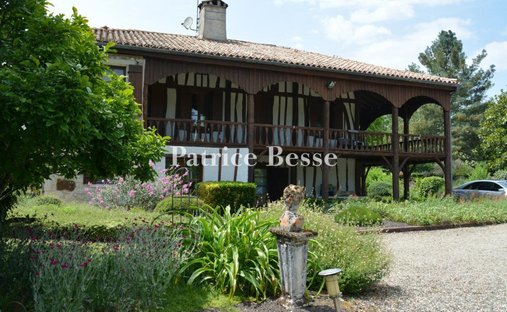 Castle for Sale in Casteljaloux, Nouvelle-Aquitaine, France