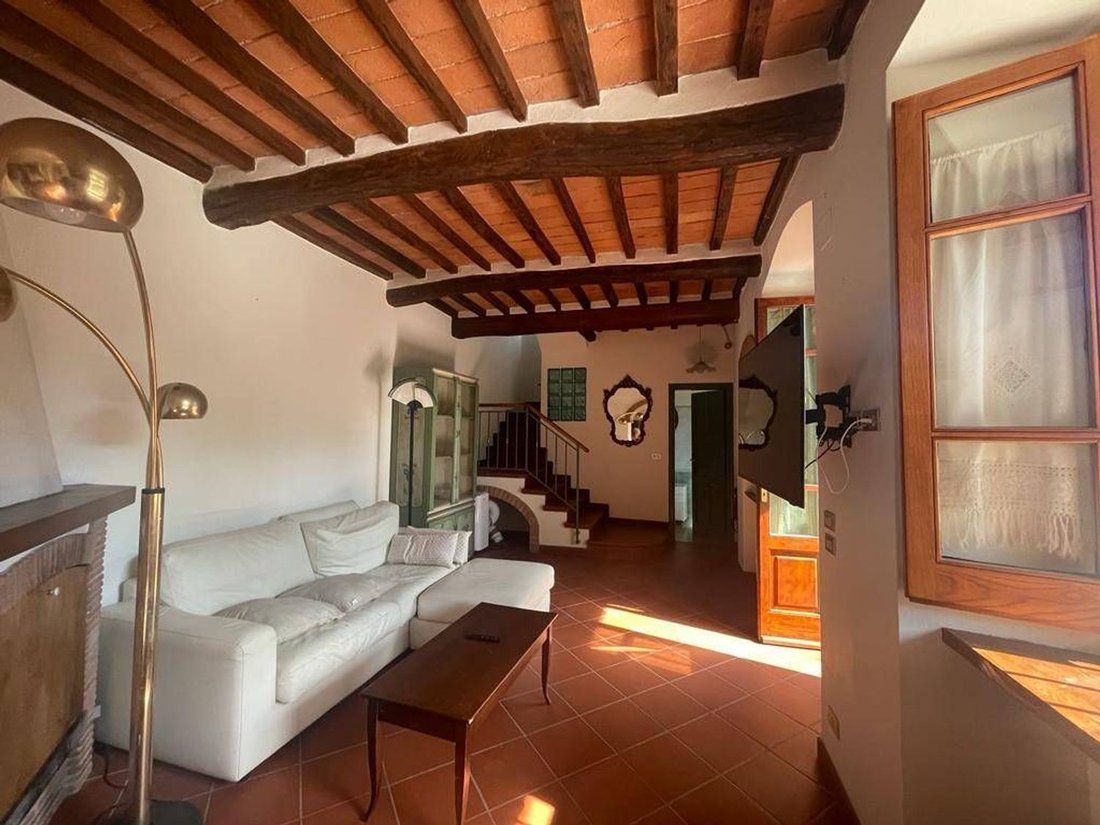 Townhouse in Vittoria Apuana, Forte dei Marmi, Tuscany 4 - 15817524