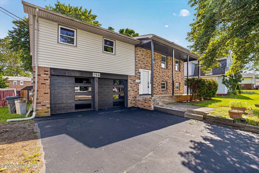 House in Monroe Township, New Jersey, United States 2 - 15822163