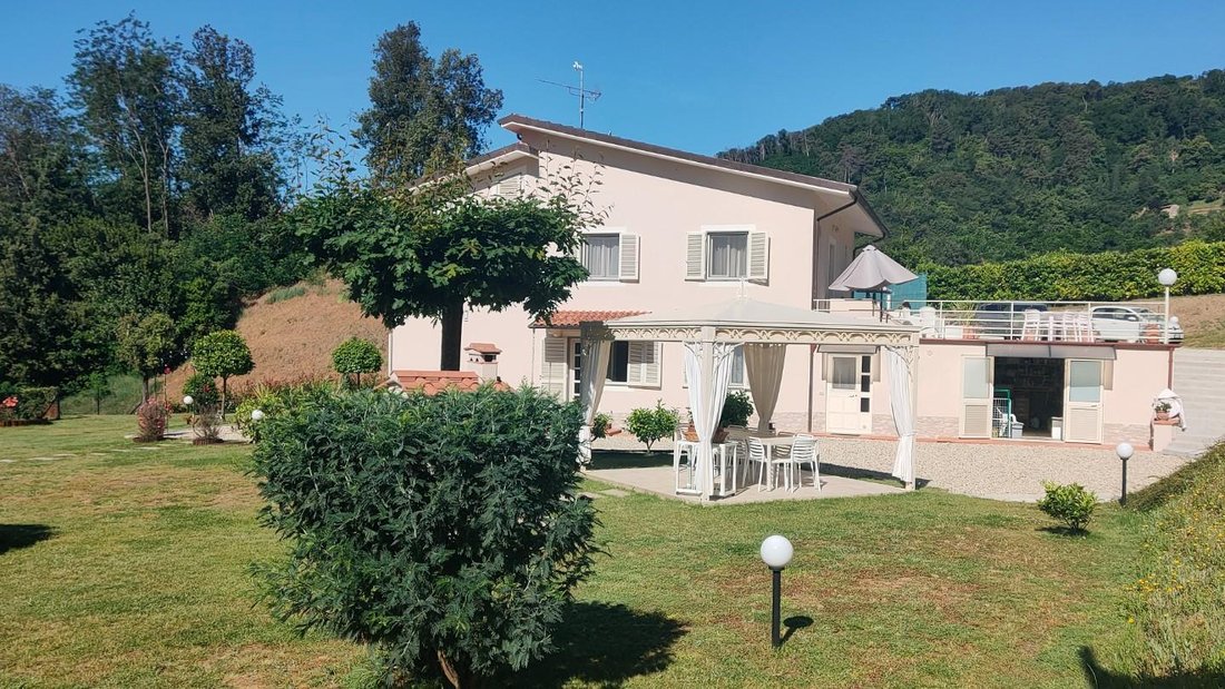 Villa in Camaiore, Tuscany, Italy 5 - 15817483