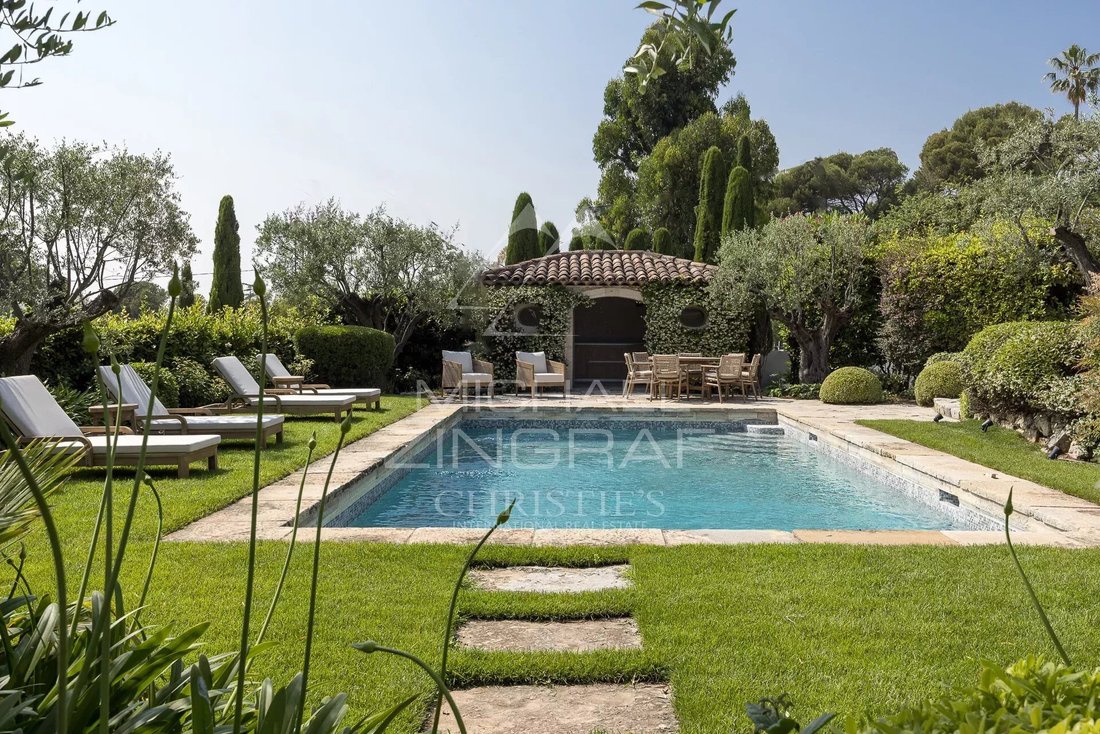 Villa in Cannes, Provence-Alpes-Côte d'Azur, France 2 - 15815712