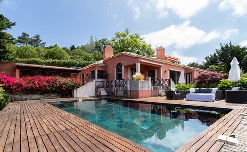 Villa in Colares, Lisbon, Portugal 1