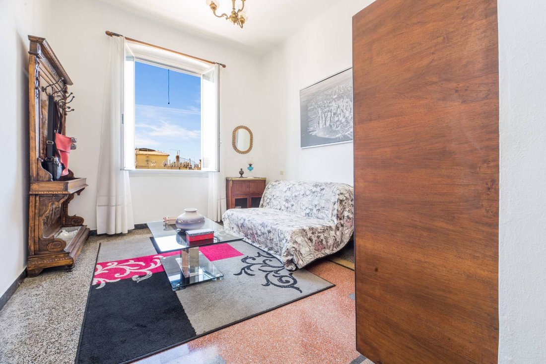 Apartment in Circonvallazione, Genoa, Liguria 5 - 15817868