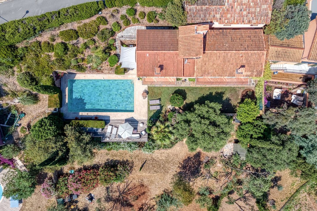 House in Théoule-sur-Mer, Provence-Alpes-Côte d'Azur, France 2 - 15817655