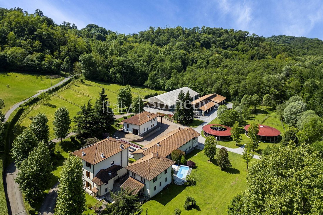 House in Valmorea, Lombardy, Italy 4 - 15820584