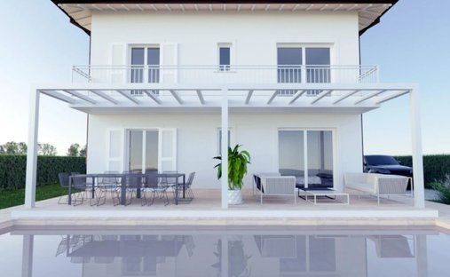 Villa in Pietrasanta, Tuscany, Italy 1