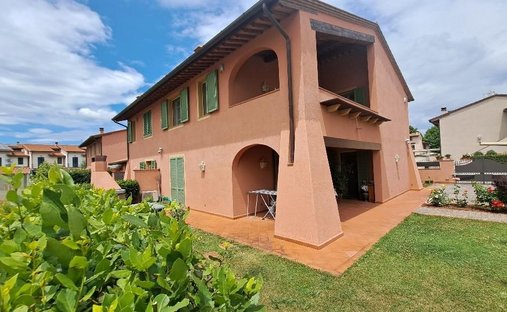 Country House in Calcinaia, Tuscany, Italy 1