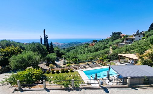 Villa in Imperia, Liguria, Italy 1