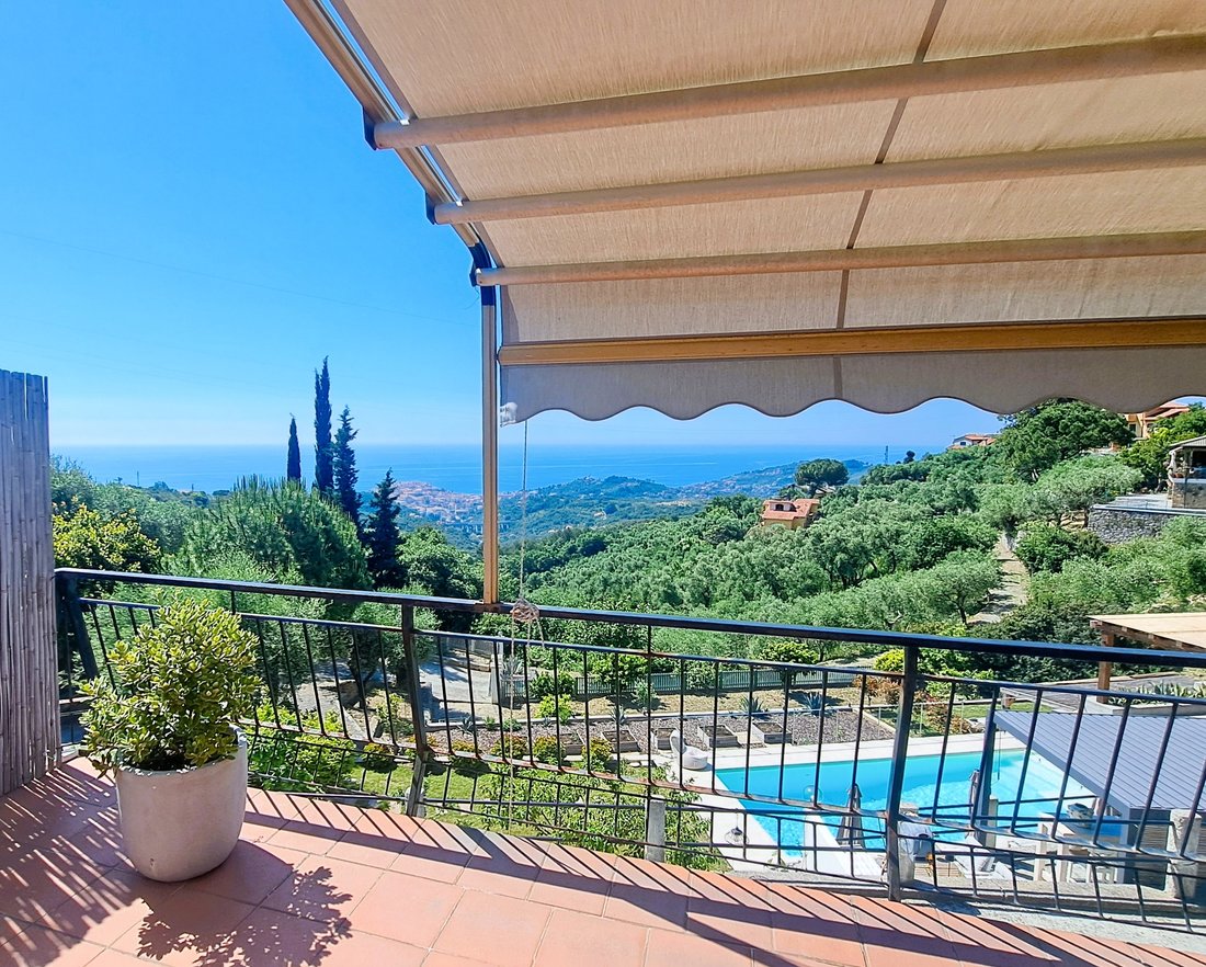 Villa in Porto Maurizio, Imperia, Liguria 2 - 15818423