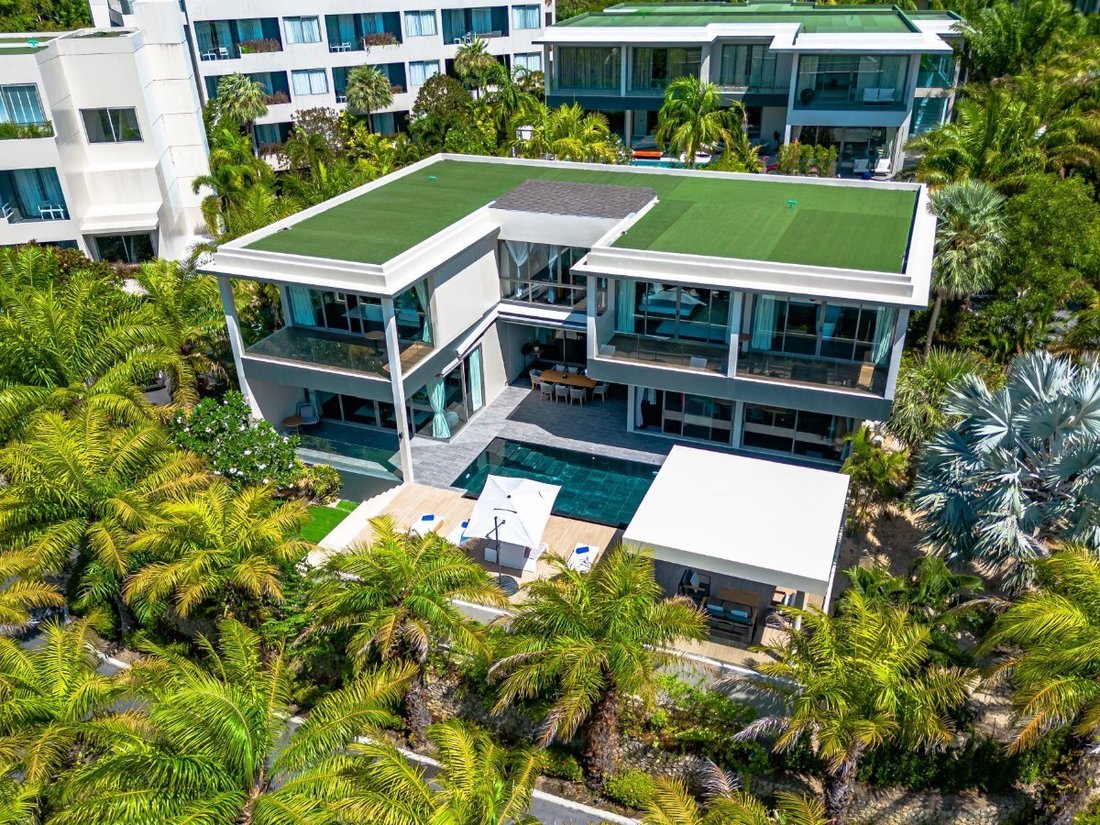 Villa in Si Sunthon, Phuket, Thailand 1 - 15824009