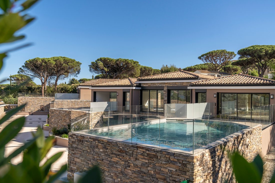 Villa in Gassin, Provence-Alpes-Côte d'Azur, France 2 - 15824174