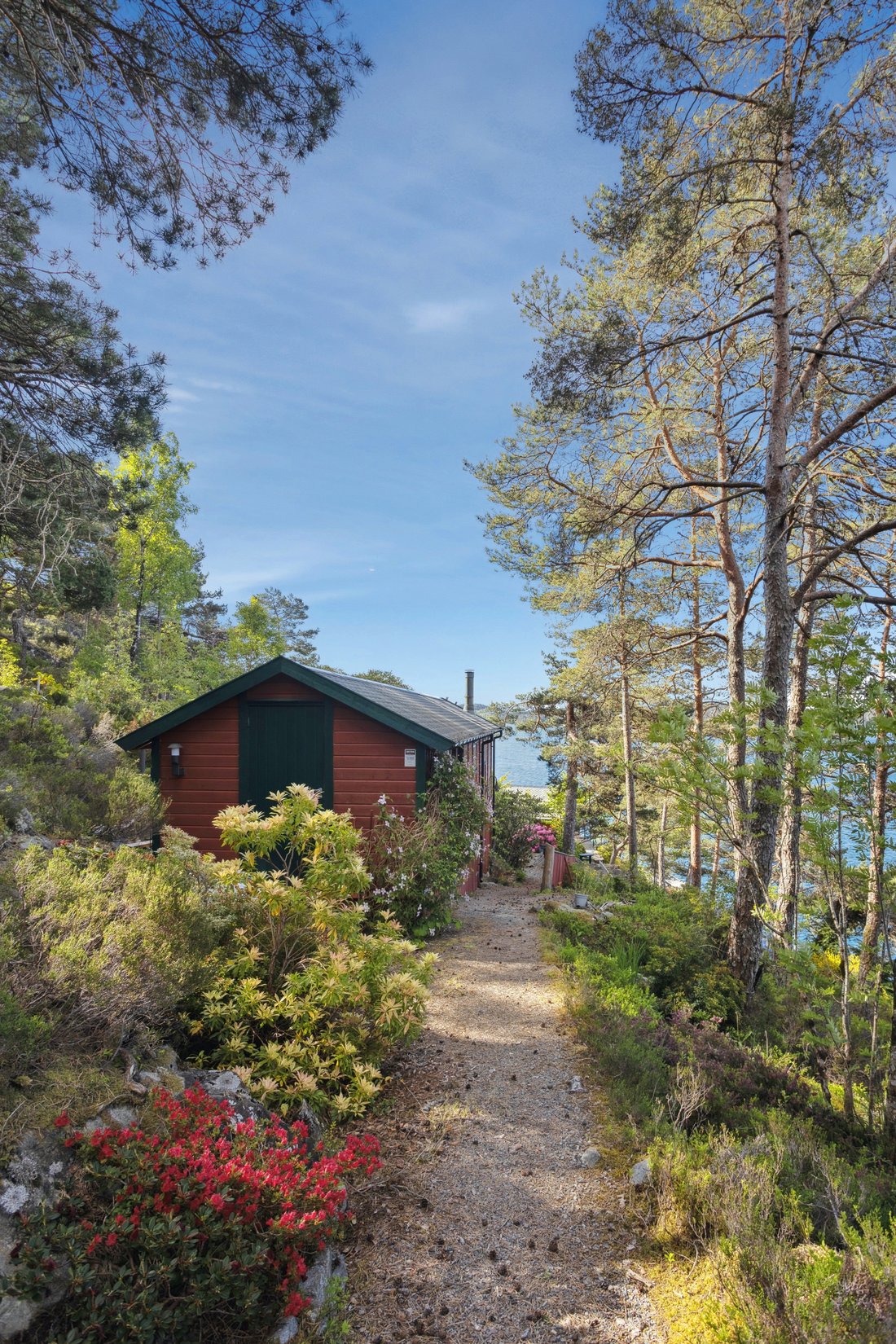 Gallery Detail: Waterfront Property With 2 Piers Beautiful Ocean In Hagavik Vestland