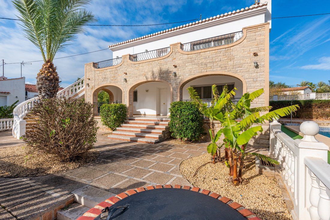 Villa in Calp / Calpe, Valencian Community, Spain 2 - 15824516