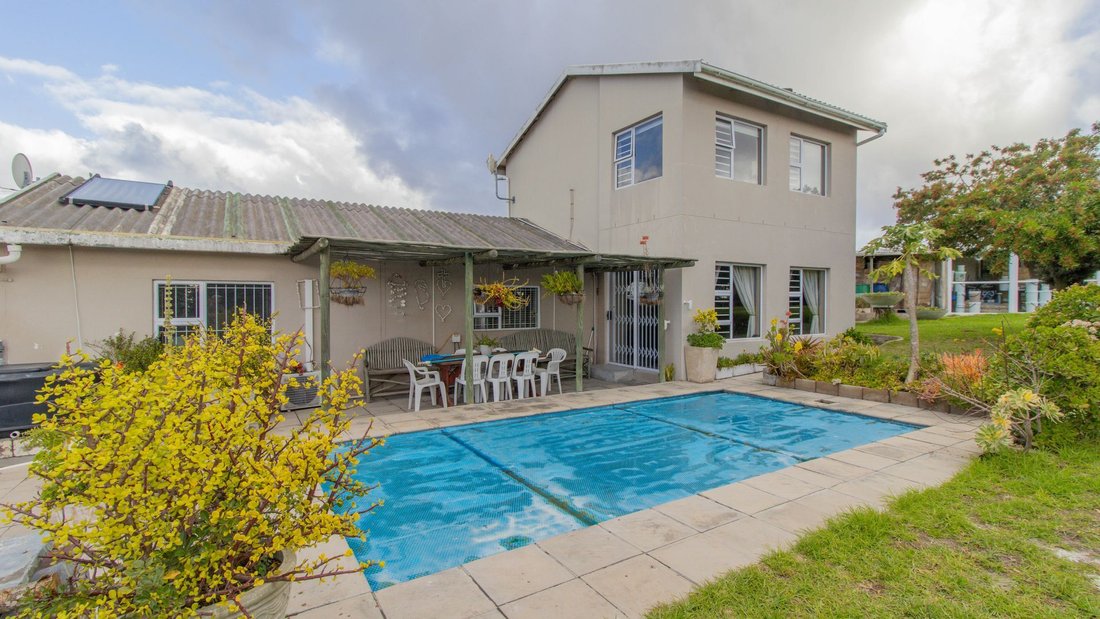 Estate in Hopefield, Western Cape, South Africa 1 - 15825712