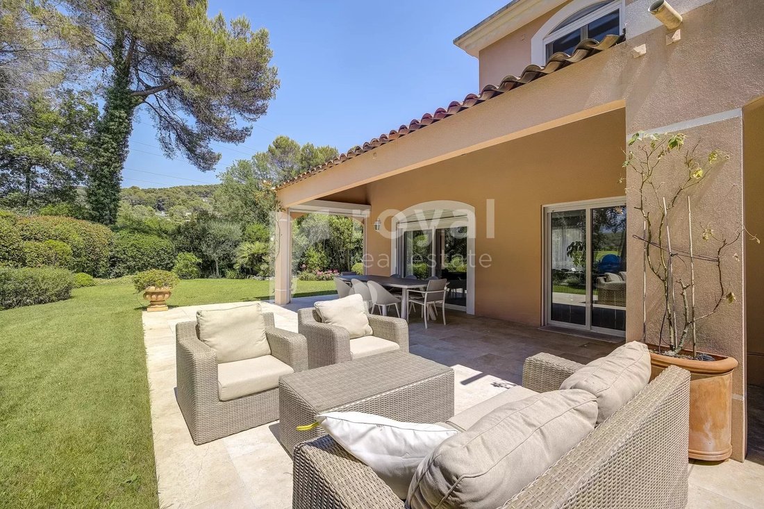 Villa in Mougins, Provence-Alpes-Côte d'Azur, France 3 - 15824958