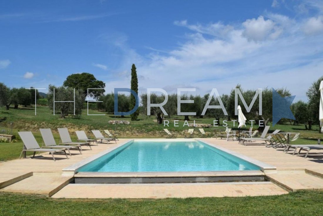 Villa in Sarteano, Tuscany, Italy 3 - 15825271