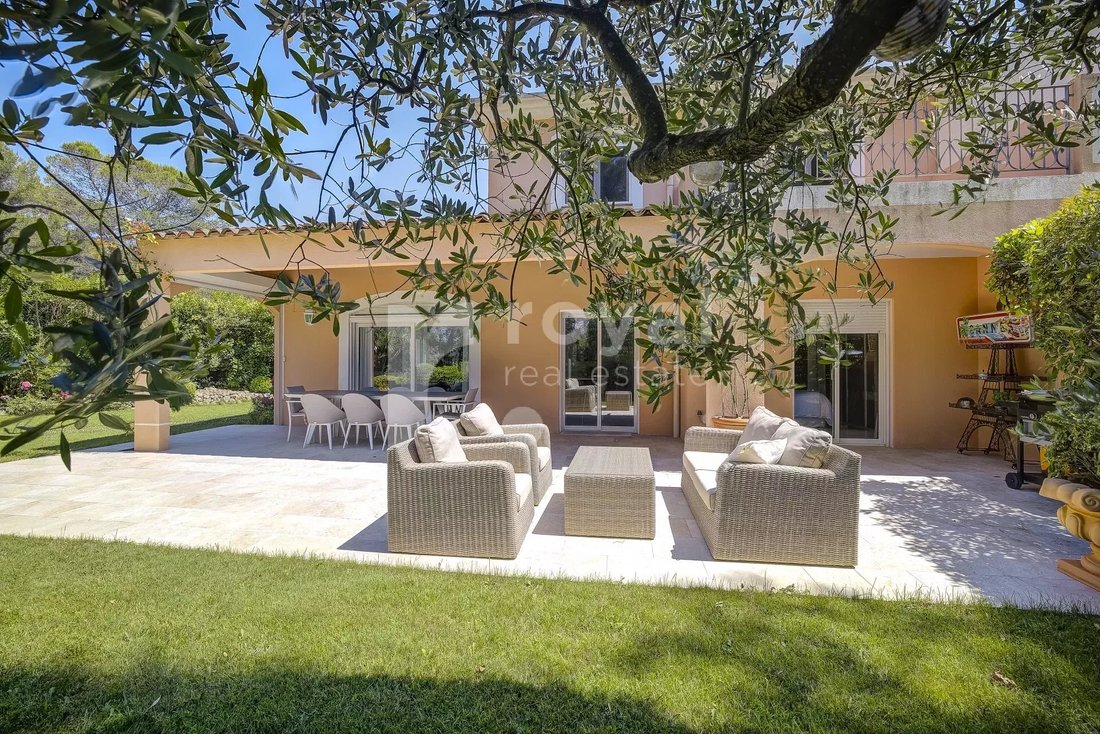 Villa in Mougins, Provence-Alpes-Côte d'Azur, France 1 - 15824958
