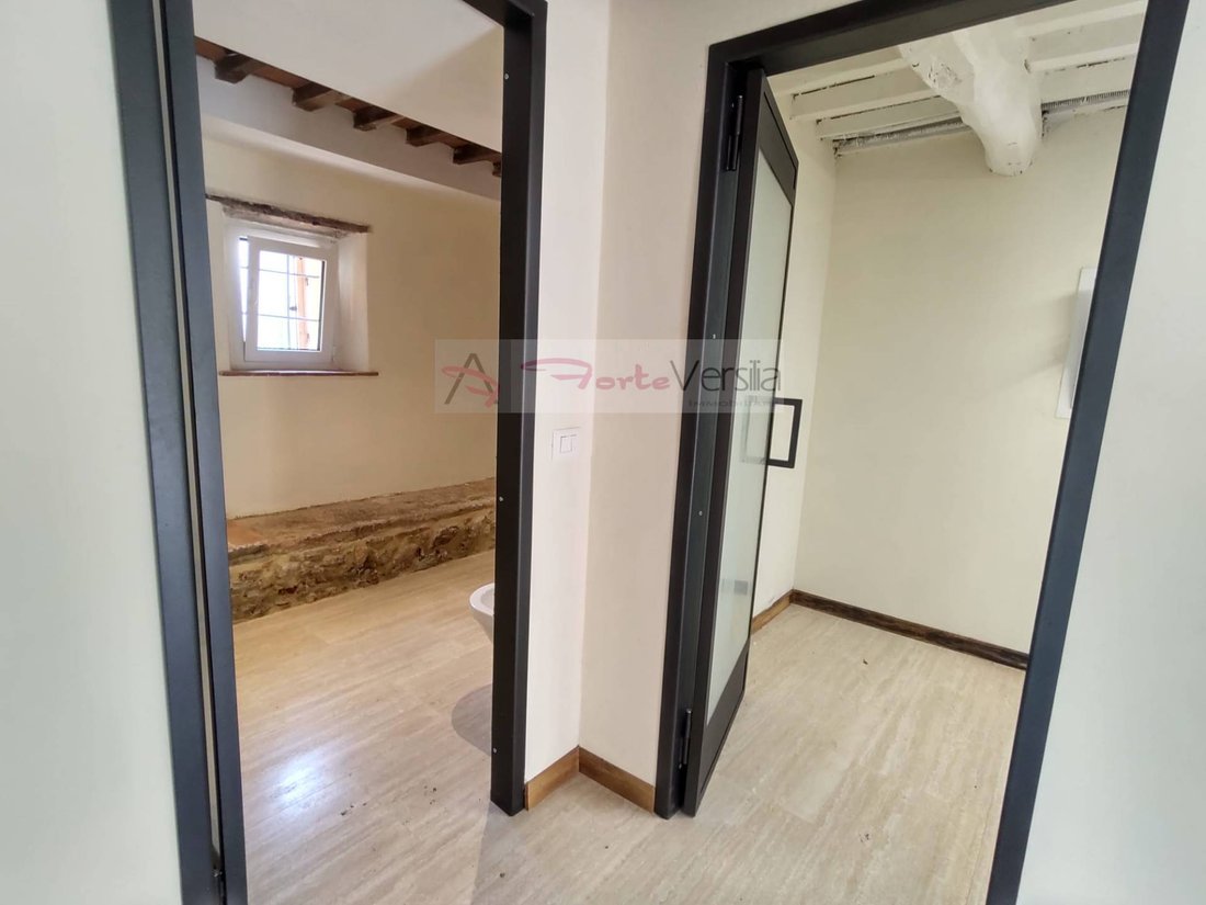 House in Pietrasanta, Tuscany, Italy 4 - 15826772