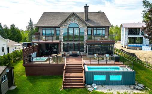 House in Collingwood, Ontario, Canada 1