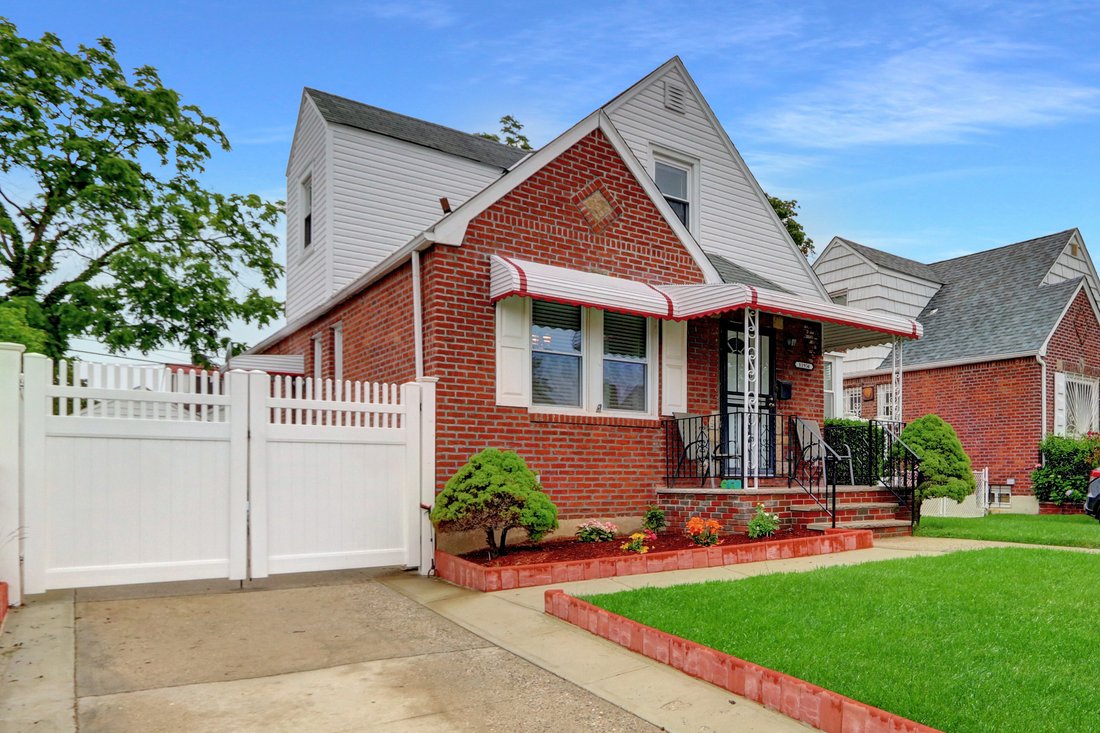 House in New York, New York, United States 2 - 15824600