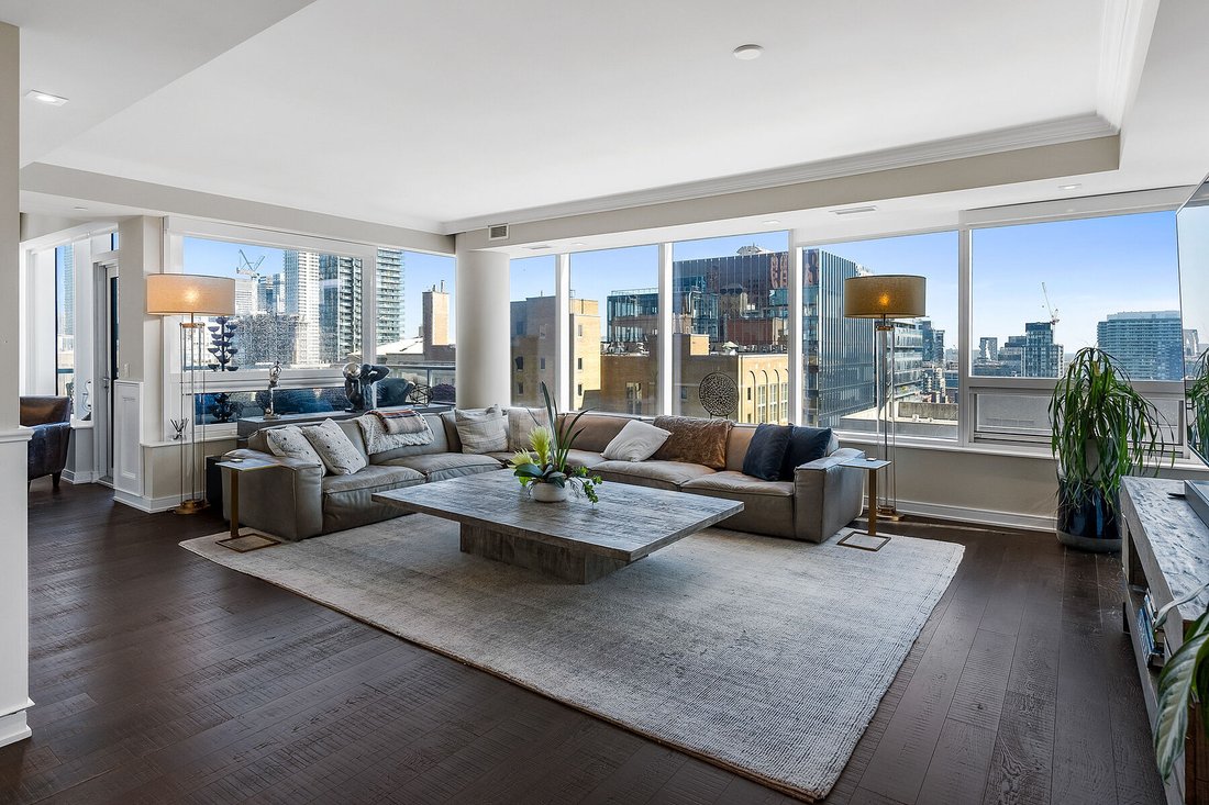 Condo in Toronto, Ontario, Canada 2 - 15827549