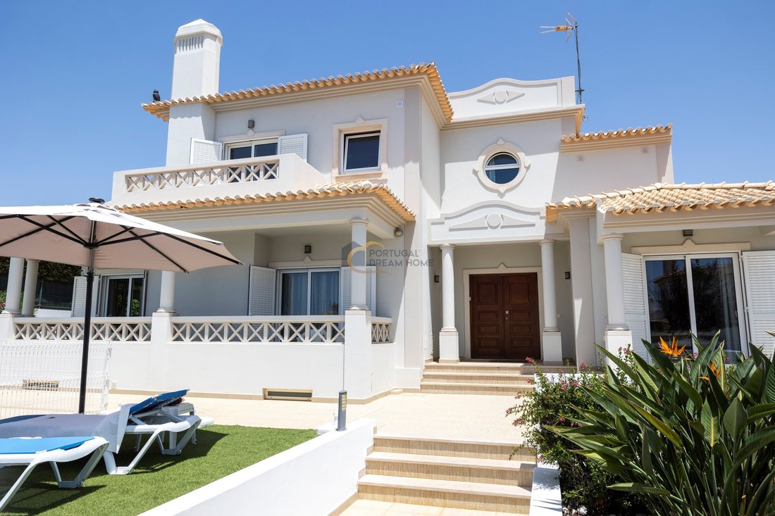 Villa in Olhos de Agua, Algarve, Portugal 1 - 15424802