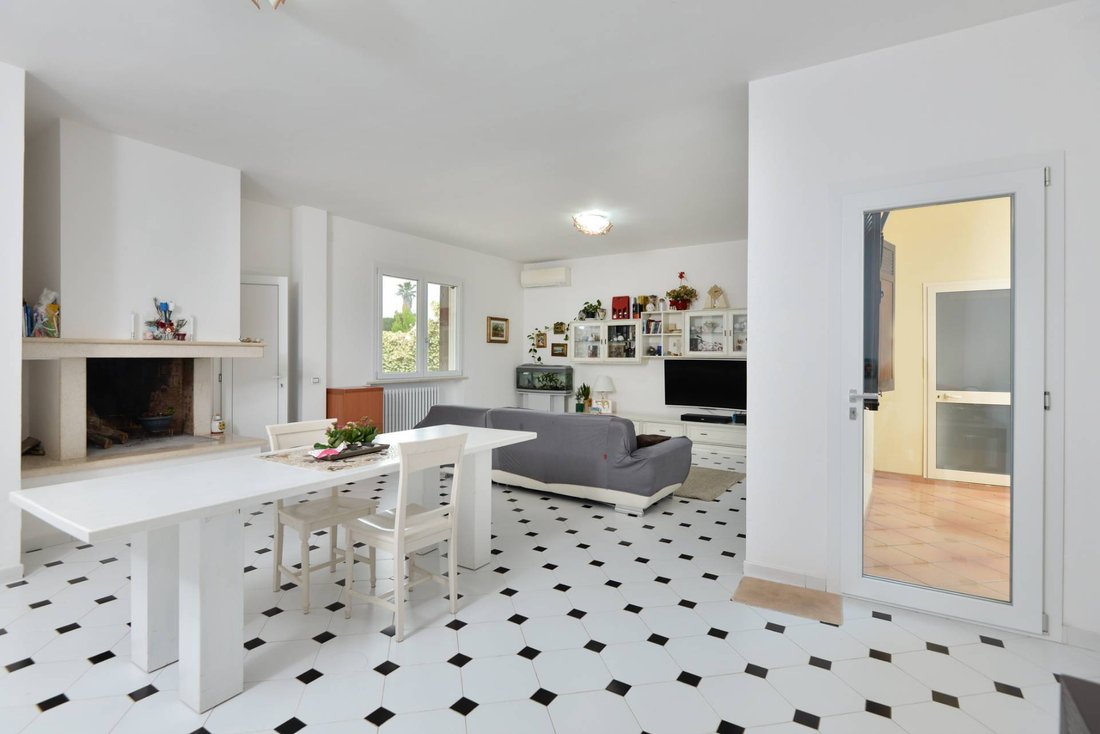 Villa en Lecce, Apulia, Italia 4 - 15826857