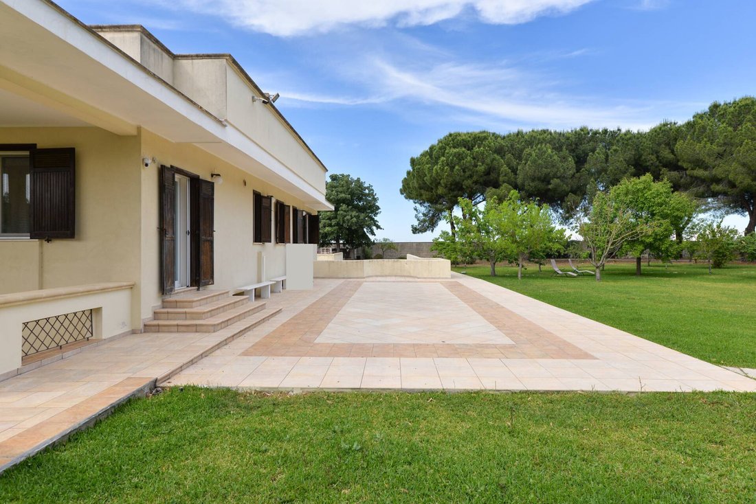 Villa en Lecce, Apulia, Italia 2 - 15826857