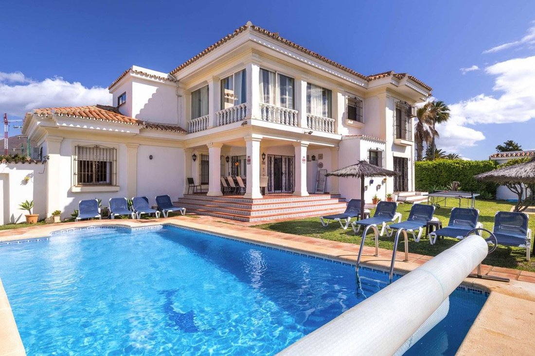 Villa in Estepona, Andalusia, Spain 1 - 15825293
