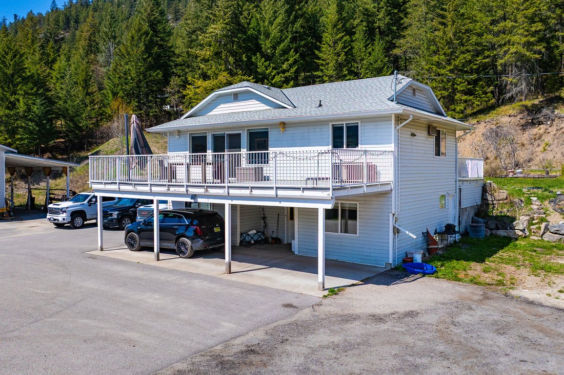 House in Kelowna, British Columbia, Canada 4 - 15826355