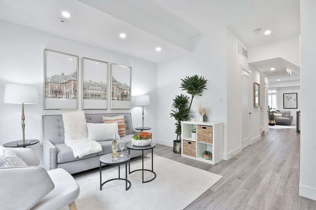 Condo in Toronto, Ontario, Canada 1 - 15695532