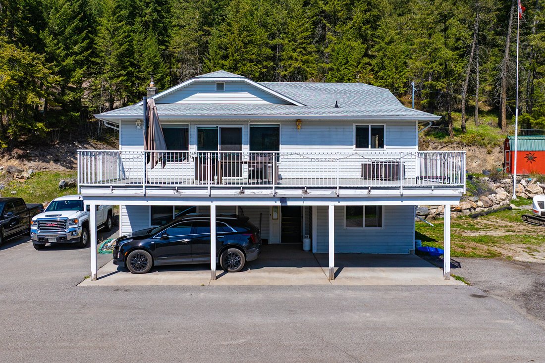 House in Kelowna, British Columbia, Canada 3 - 15826355