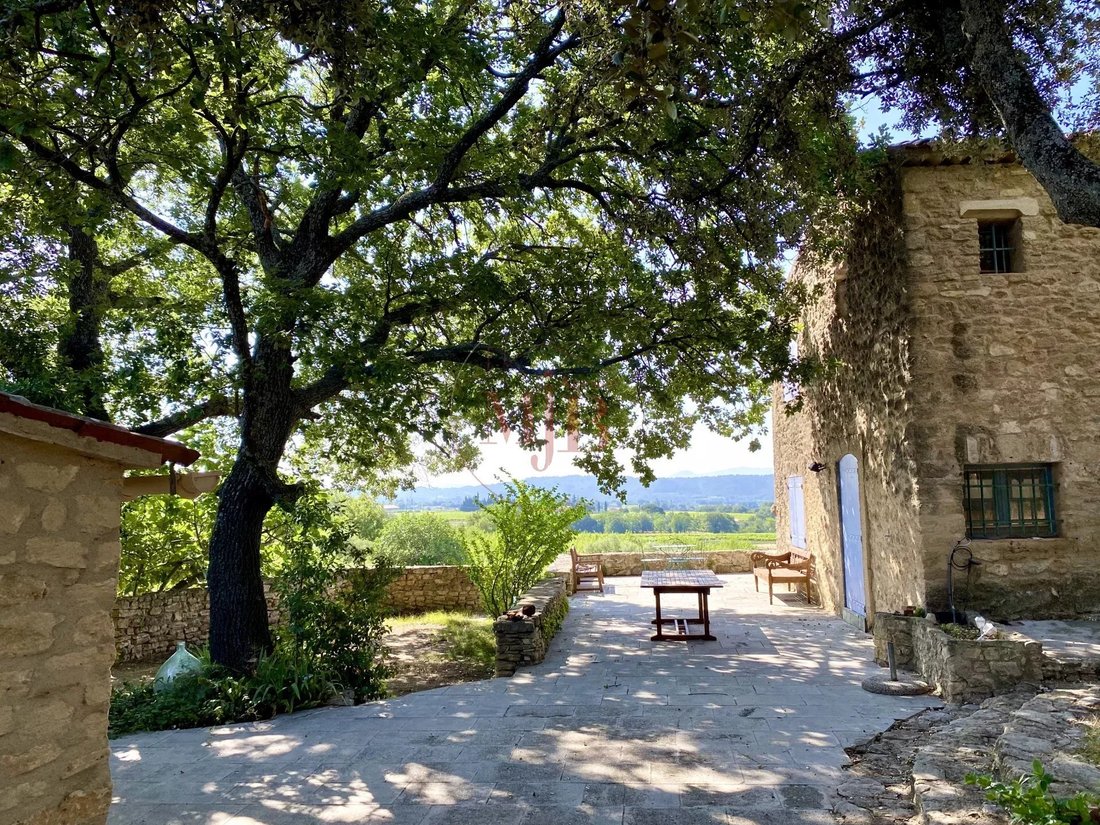 Country House in Cucuron, Provence-Alpes-Côte d'Azur, France 1 - 15825028