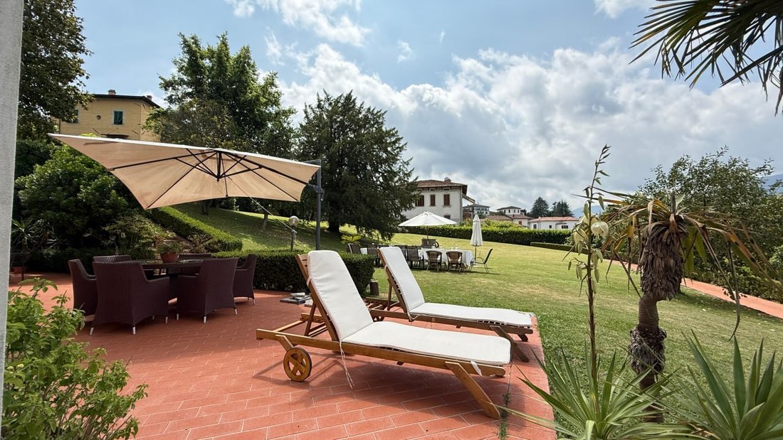 Villa in Barga, Tuscany, Italy 4 - 15931371