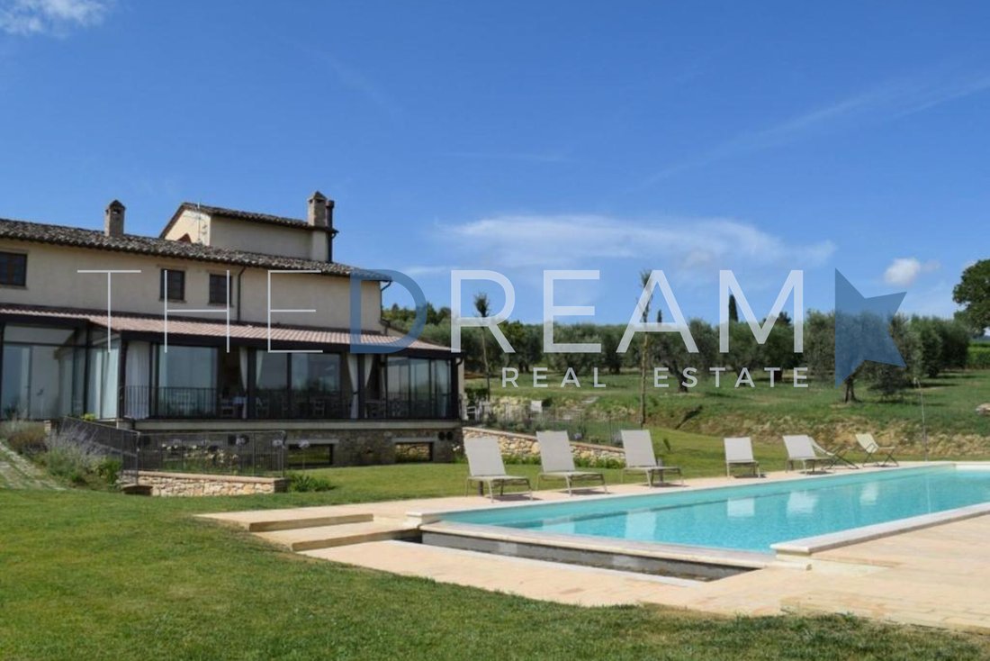 Villa in Sarteano, Tuscany, Italy 5 - 15825271
