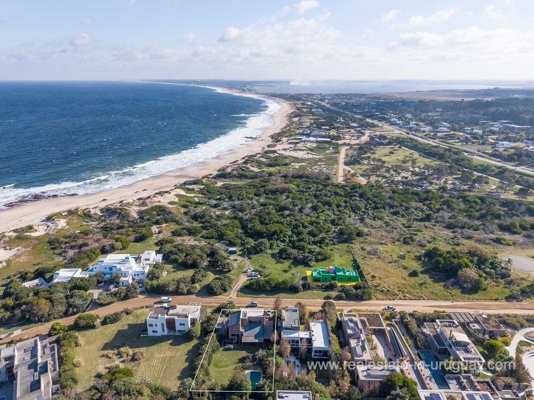 House in José Ignacio, Maldonado Department, Uruguay 2 - 15825911