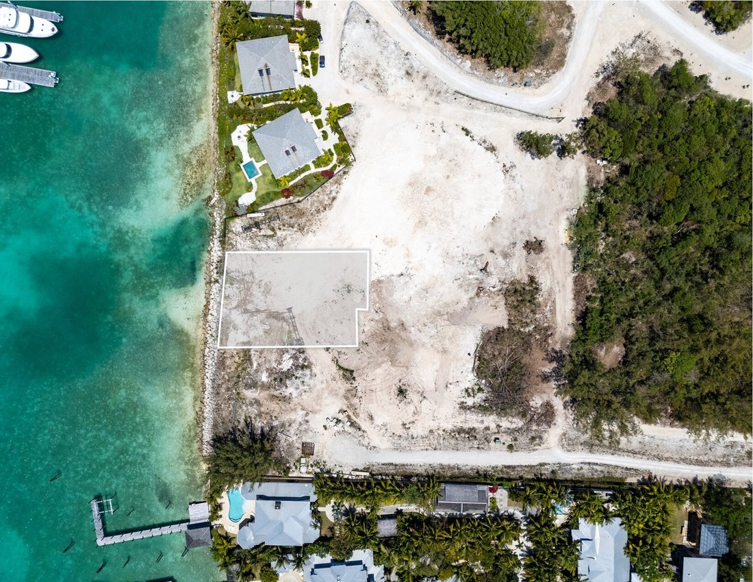 Land in Dunmore Town, Harbour Island, The Bahamas 1 - 15827722