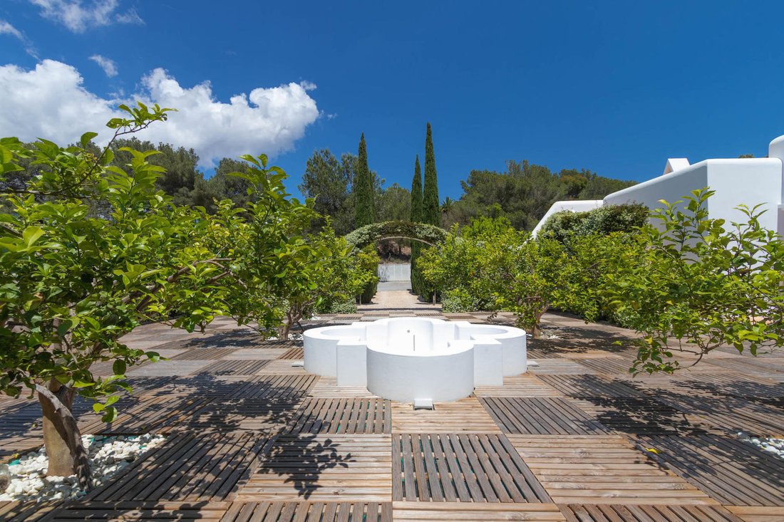 Villa in Santa Eularia des Riu, Balearic Islands, Spain 3 - 15828147